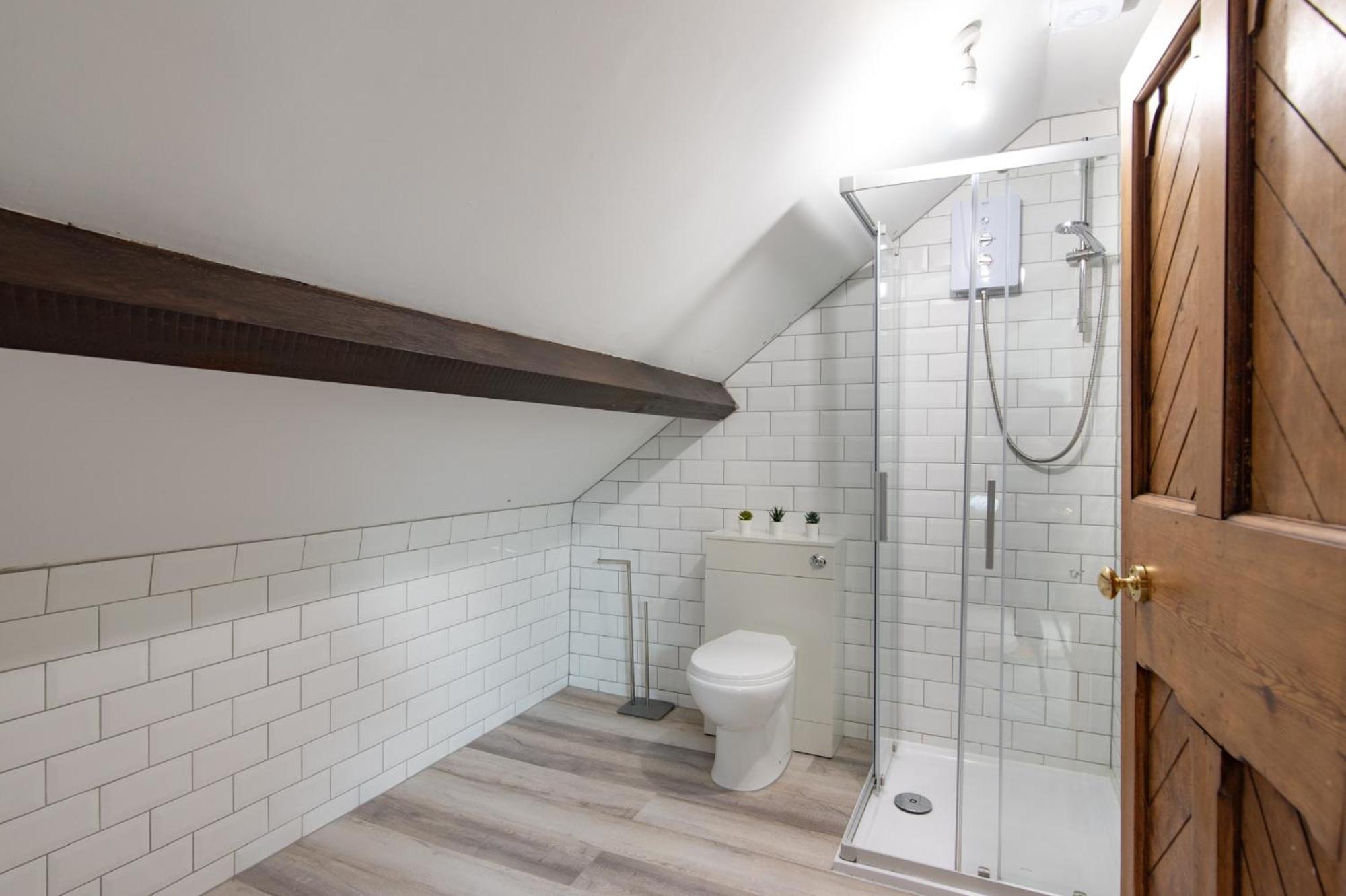 Madison House - Converted Church 5 Bed Pontypool Exterior photo