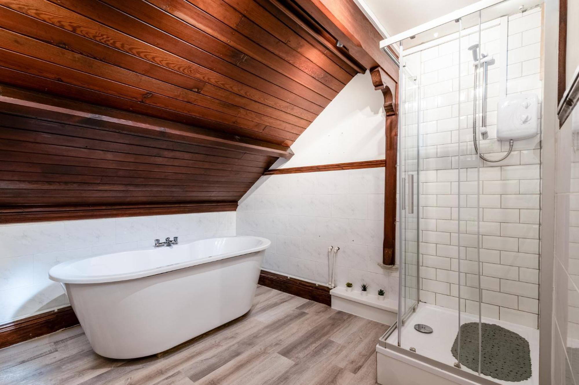 Madison House - Converted Church 5 Bed Pontypool Exterior photo