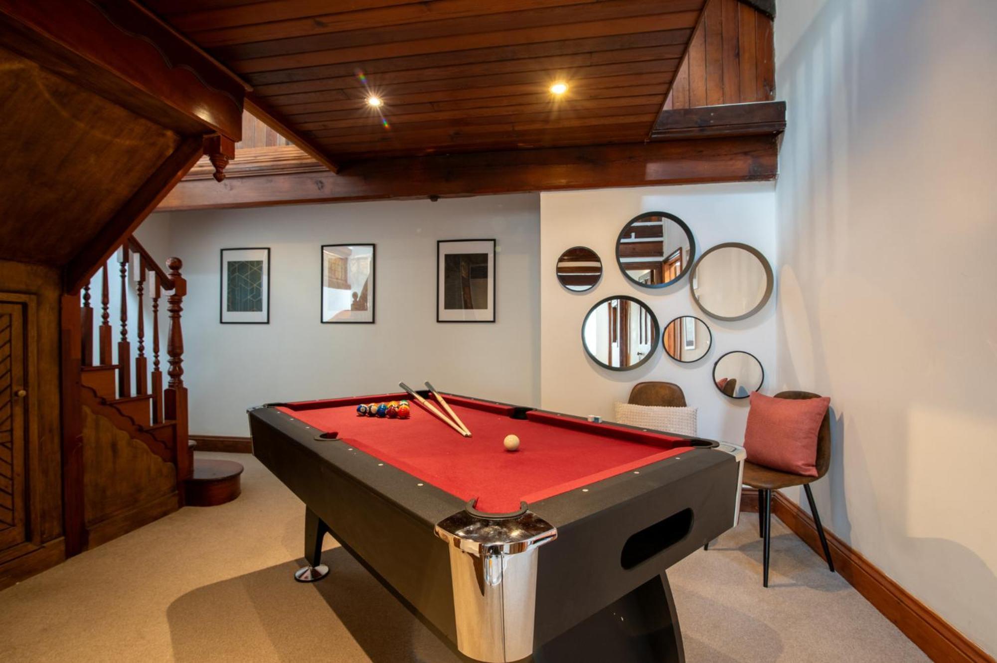 Madison House - Converted Church 5 Bed Pontypool Exterior photo
