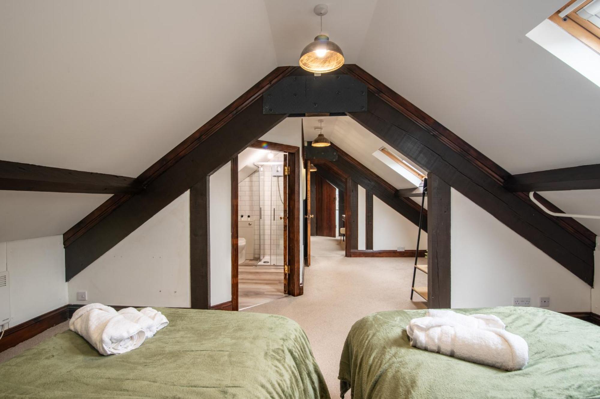 Madison House - Converted Church 5 Bed Pontypool Exterior photo